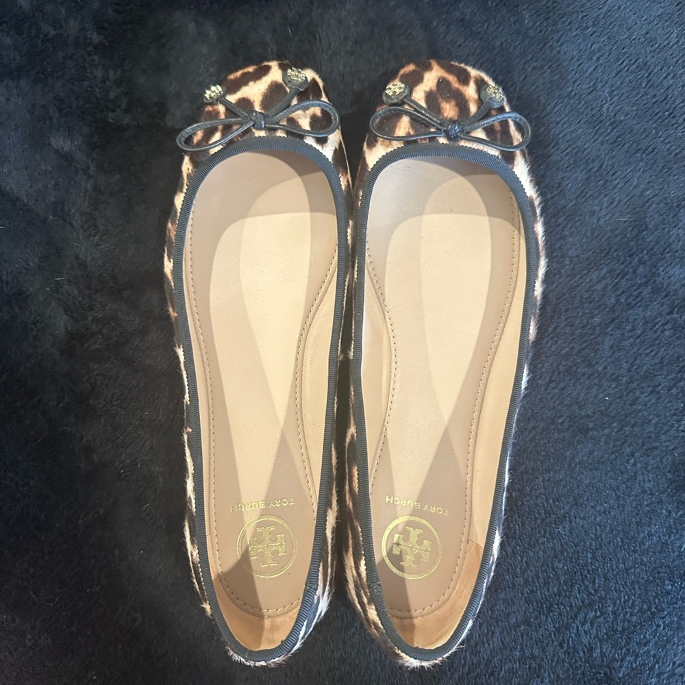 Tory Burch Animal Print Flats with Black Trim - Picture 2 of 5